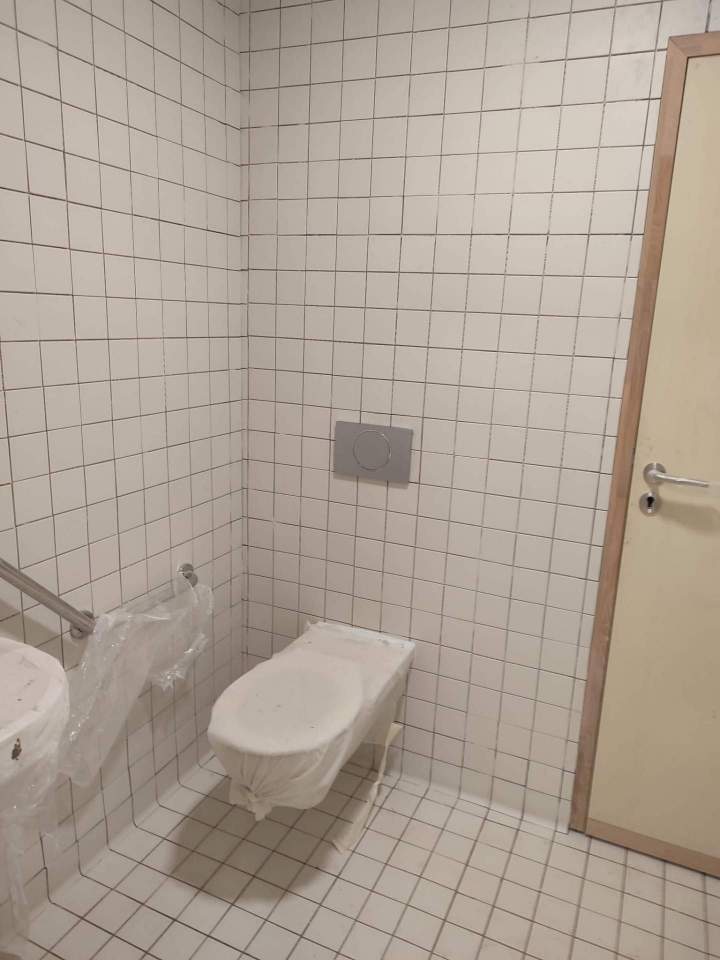 Installation de toilette PMR en Île de France