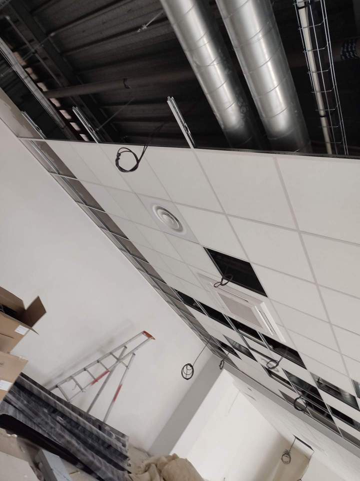 Montage de plafond suspenduen Île de France
